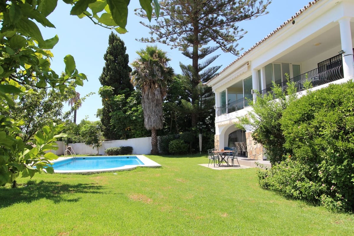 Chalet de 5 habitaciones en Guadalmina en venta con piscina garaje - 1.695.000 € (Ref: 9531981)