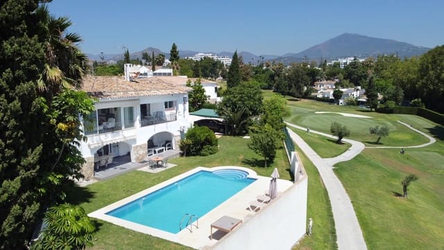 Chalet de 5 habitaciones en Guadalmina Alta, Marbella en venta con piscina garaje - 1.695.000 € (Ref: 9531981)