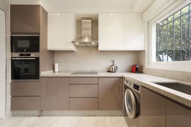 2 sypialnia Apartament na sprzedaż w El Paraiso, Estepona z basenem - 439 000 € (Ref: 9548964)