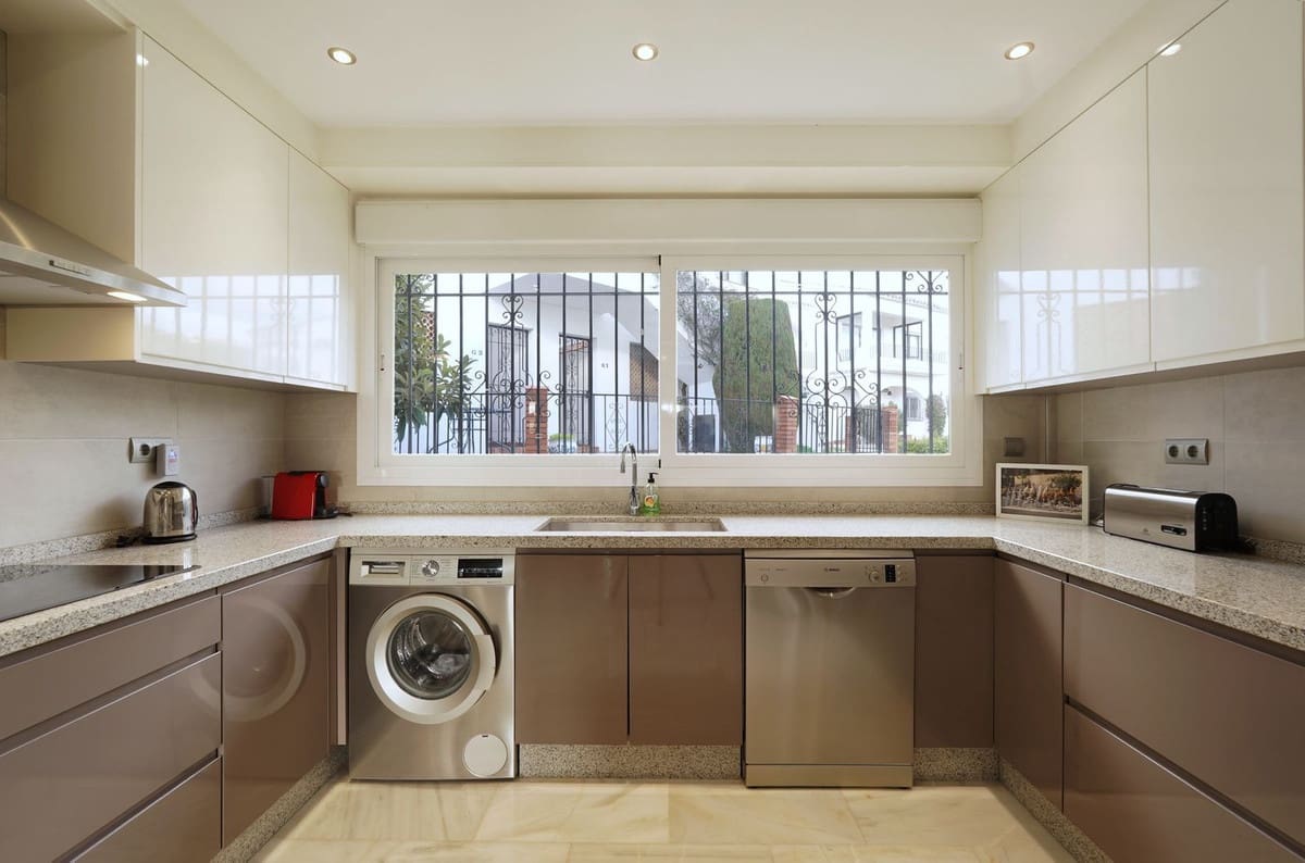 2 quarto Apartamento para venda em El Paraiso com piscina - 439 000 € (Ref: 9548964)