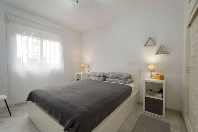 2 soverom Leilighet til salgs i El Paraiso, Estepona med svømmebasseng - € 439 000 (Ref: 9548964)