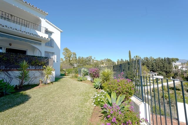 2 soveværelse Lejlighed til salg i El Paraiso, Estepona med swimmingpool - € 439.000 (Ref: 9548964)