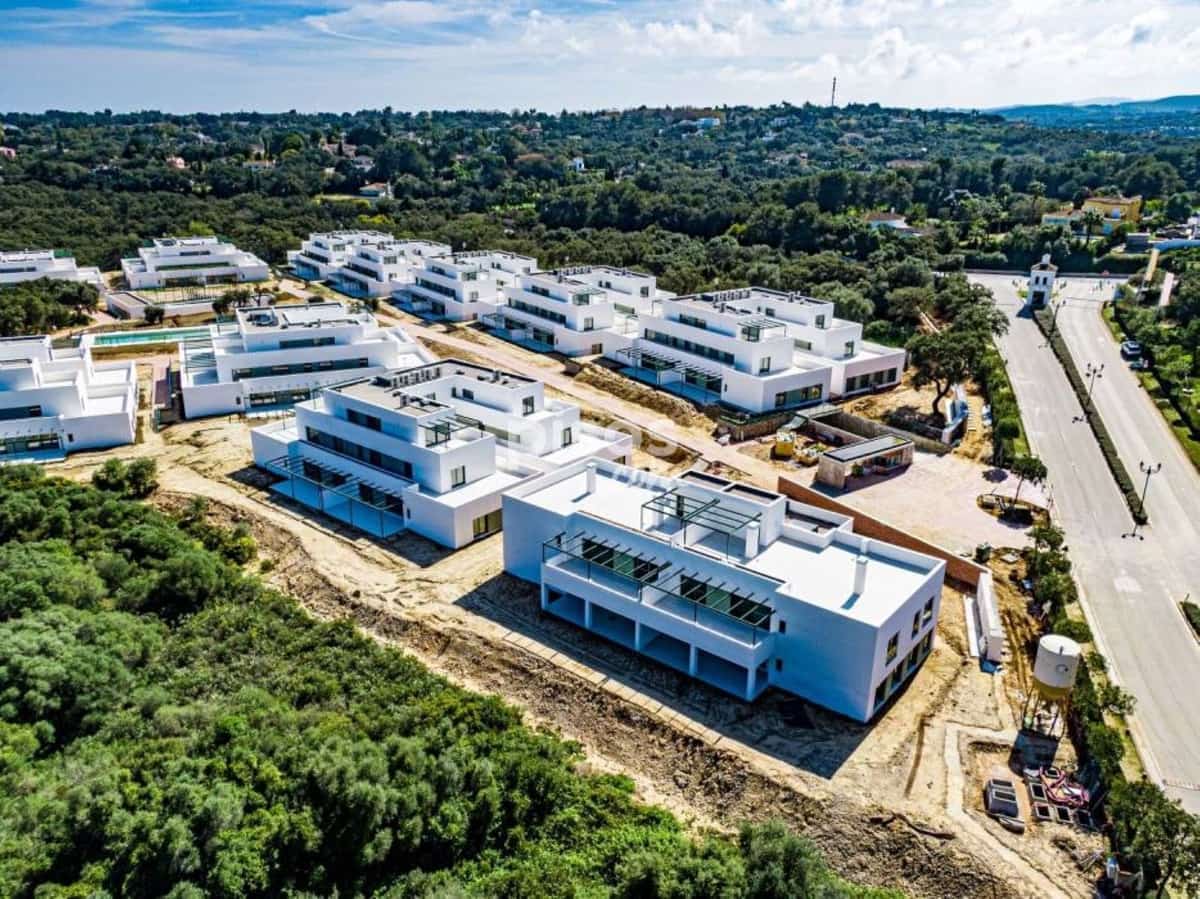 3 quarto Apartamento para venda em Sotogrande com piscina garagem - 540 000 € (Ref: 9580079)