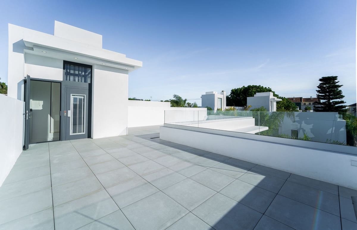 4 Zimmer Villa zu verkaufen in Puerto Banus mit Pool Garage - 3.500.000 € (Ref: 9641022)