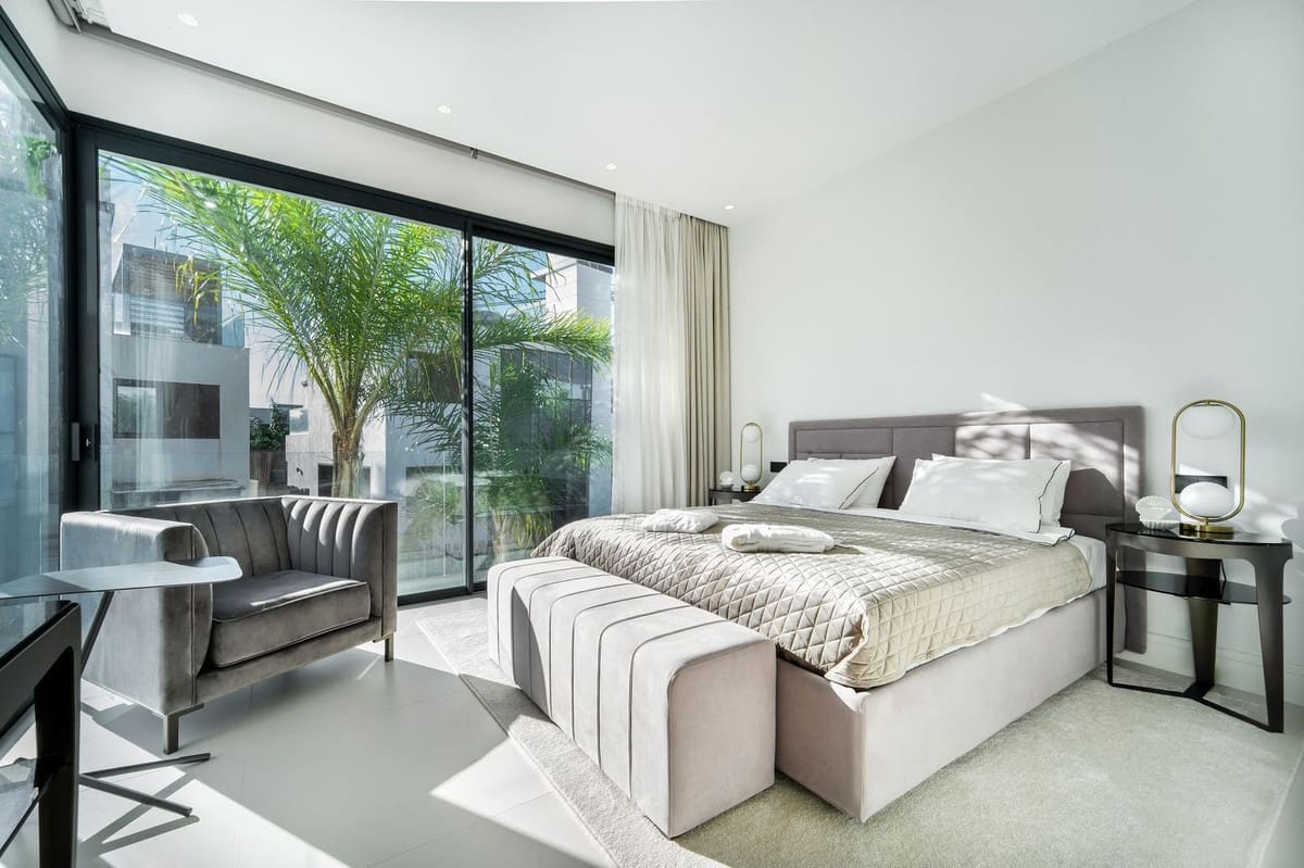 4 Zimmer Villa zu verkaufen in Puerto Banus mit Pool Garage - 3.500.000 € (Ref: 9641022)