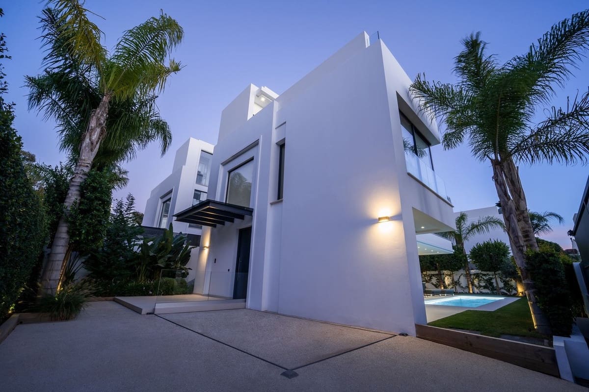 4 Zimmer Villa zu verkaufen in Puerto Banus mit Pool Garage - 3.500.000 € (Ref: 9641022)