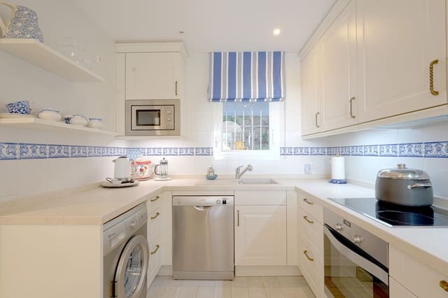 2 chambre Appartement à vendre à La Quinta, Benahavís avec piscine garage - 395 000 € (Ref: 9643325)