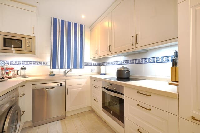 2 soveværelse Lejlighed til salg i La Quinta, Benahavís med swimmingpool garage - € 410.000 (Ref: 9643325)