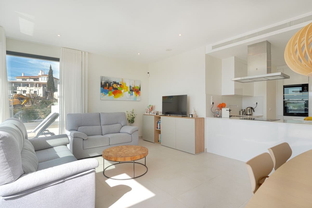 3 soveværelse Penthouse til salg i Estepona med swimmingpool garage - € 649.000 (Ref: 9675974)