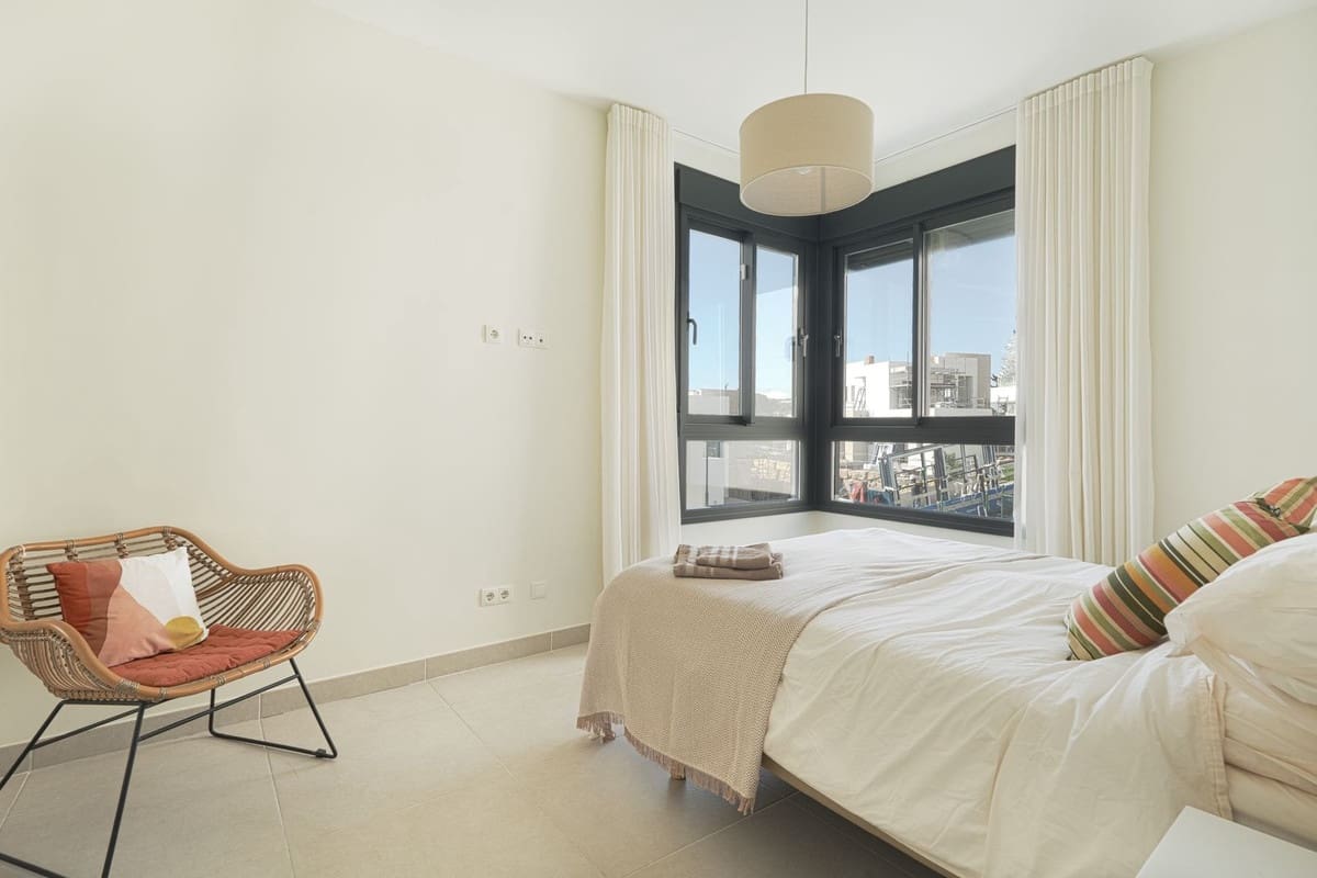 3 bedroom Penthouse for sale in Estepona with pool garage - € 597,000 (Ref: 9675974)