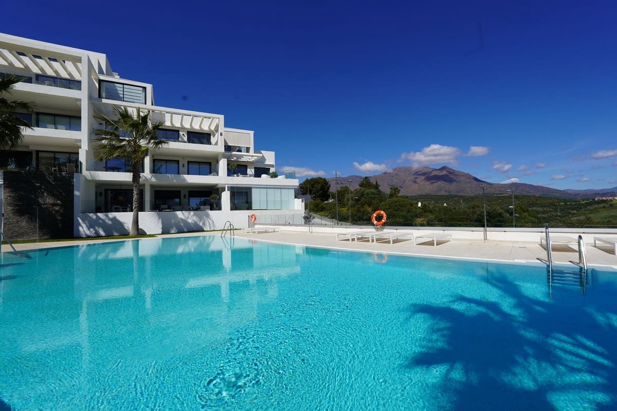 3 sovrum Takvåning till salu i Estepona med pool garage - 595 000 € (Ref: 9675974)