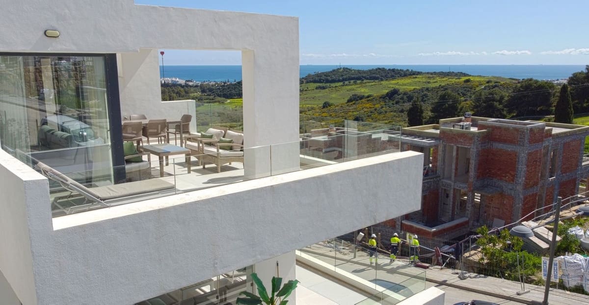 3 sovrum Takvåning till salu i Estepona med pool garage - 595 000 € (Ref: 9675974)