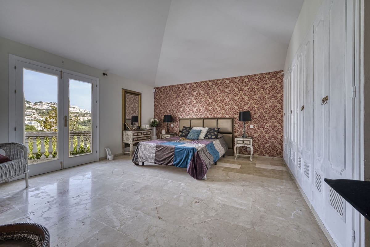 4 sypialnia Willa na sprzedaż w Benahavis z basenem garażem - 2 500 000 € (Ref: 9679135)