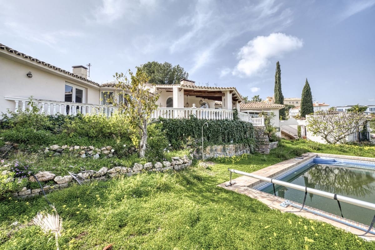 4 sypialnia Willa na sprzedaż w Benahavis z basenem garażem - 2 500 000 € (Ref: 9679135)