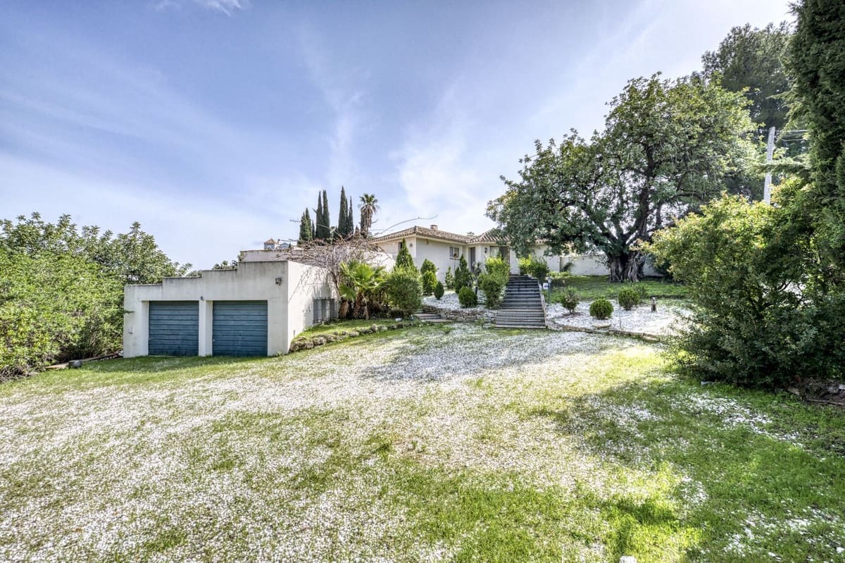 4 sypialnia Willa na sprzedaż w Benahavis z basenem garażem - 2 500 000 € (Ref: 9679135)