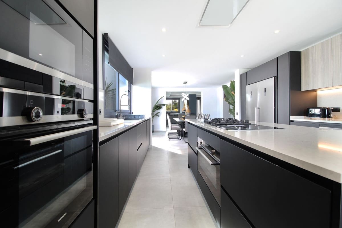 3 chambre Villa/Maison à vendre à San Pedro de Alcantara avec piscine garage - 2 450 000 € (Ref: 9699250)