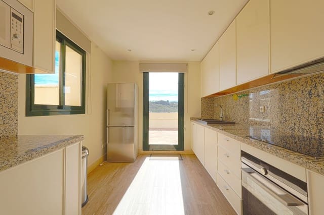 3 quarto Penthouse para venda em Benahavís com piscina garagem - 975 000 € (Ref: 9708127)