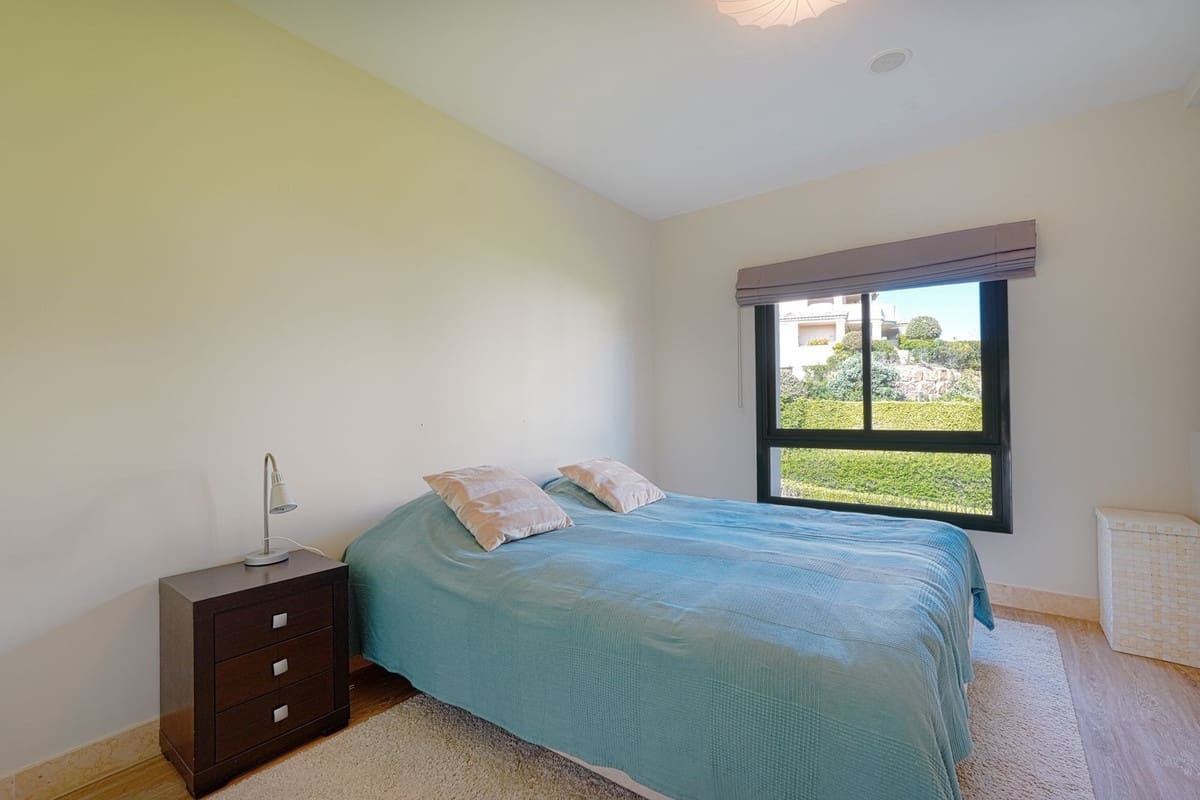 3 quarto Penthouse para venda em Benahavis com piscina garagem - 975 000 € (Ref: 9708127)