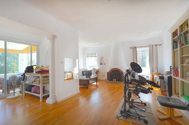 6 soveværelse Villa til salg i San Pedro de Alcantara, Marbella med swimmingpool garage - € 1.140.000 (Ref: 9709086)