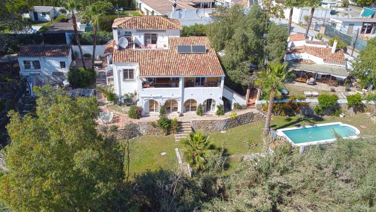 6 quarto Moradia para venda em San Pedro de Alcantara com piscina garagem - 1 140 000 € (Ref: 9709086)