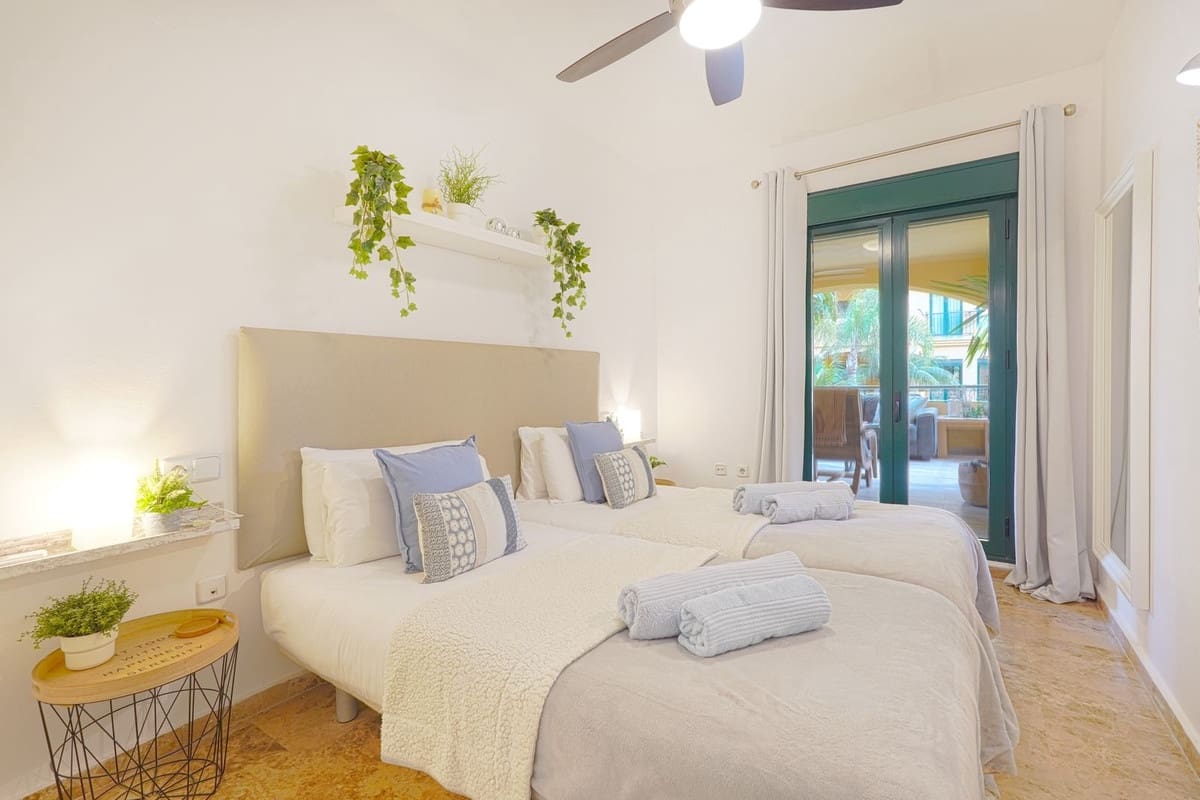 3 bedroom Beach Apartment for sale in San Pedro de Alcantara with pool garage - € 695,000 (Ref: 9713486)