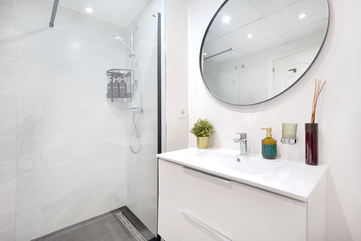 3 bedroom Beach Apartment for sale in San Pedro de Alcantara with pool garage - € 695,000 (Ref: 9713486)