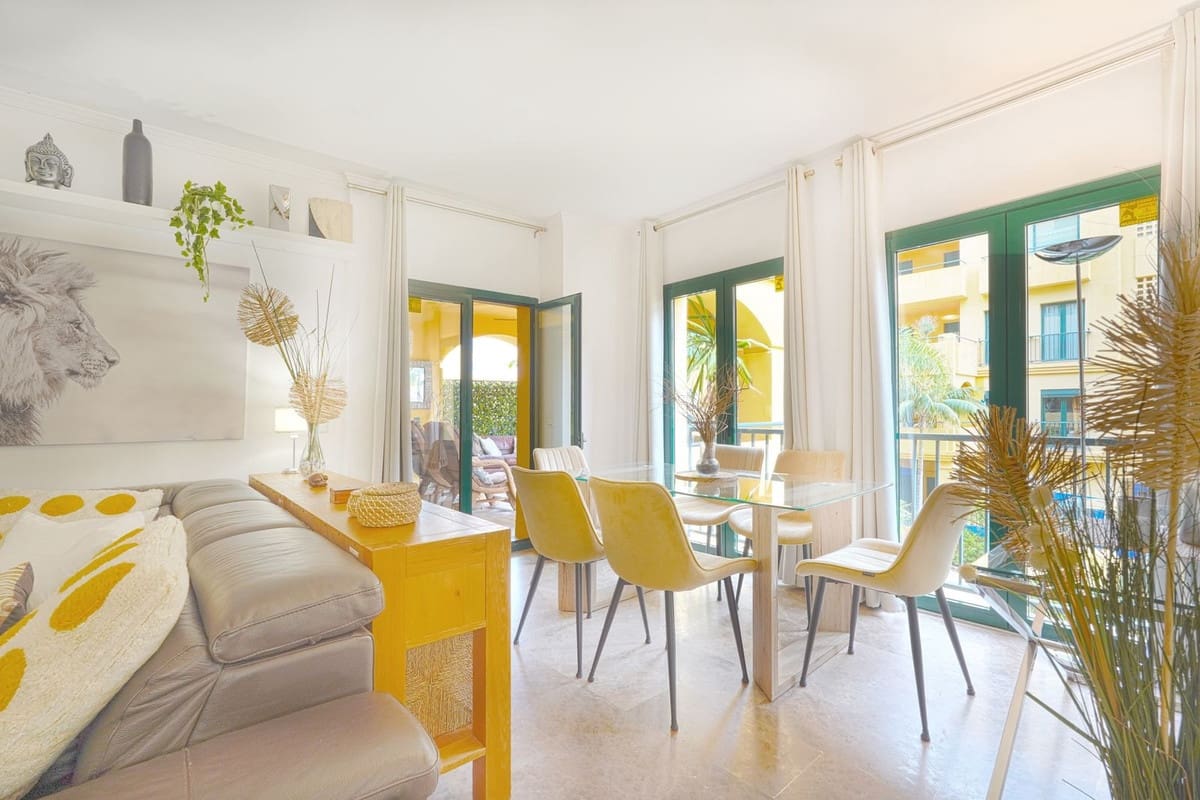 3 bedroom Beach Apartment for sale in San Pedro de Alcantara with pool garage - € 695,000 (Ref: 9713486)