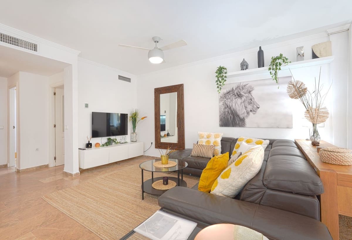 3 bedroom Beach Apartment for sale in San Pedro de Alcantara with pool garage - € 685,000 (Ref: 9713486)
