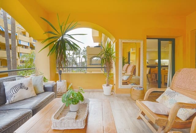 3 soveværelse Strandlejlighed til salg i San Pedro de Alcantara, Marbella med swimmingpool garage - € 685.000 (Ref: 9713486)