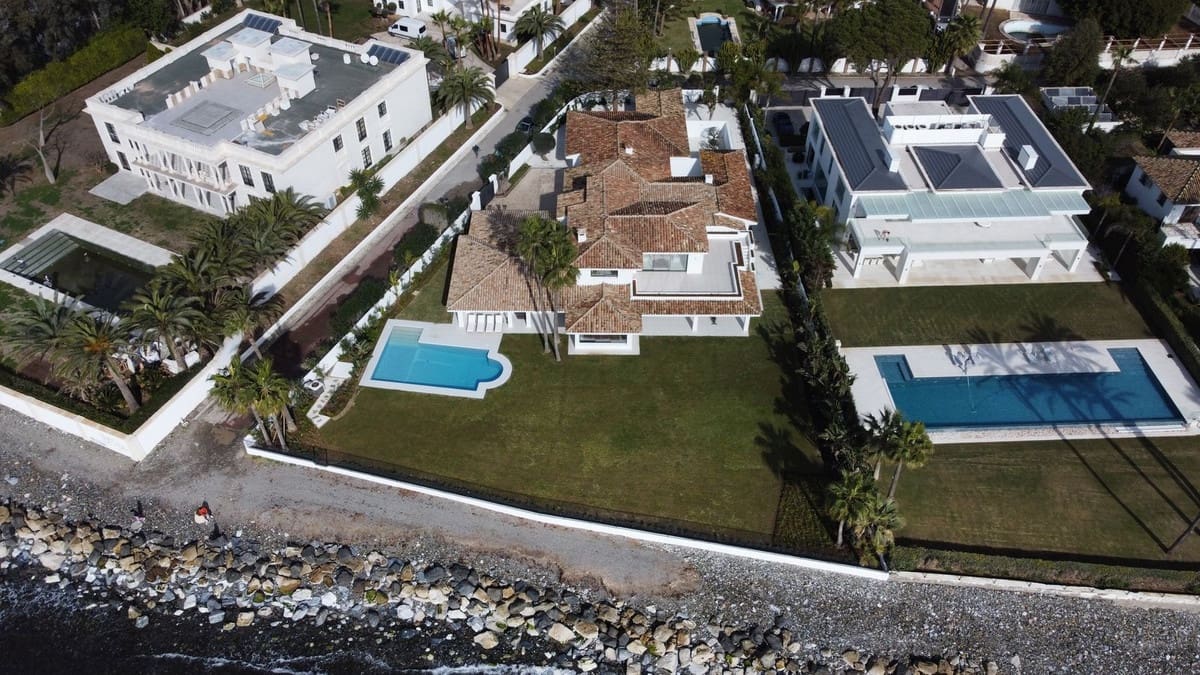 7 sovrum Villa till salu i Guadalmina med pool garage - 10 500 000 € (Ref: 9750884)