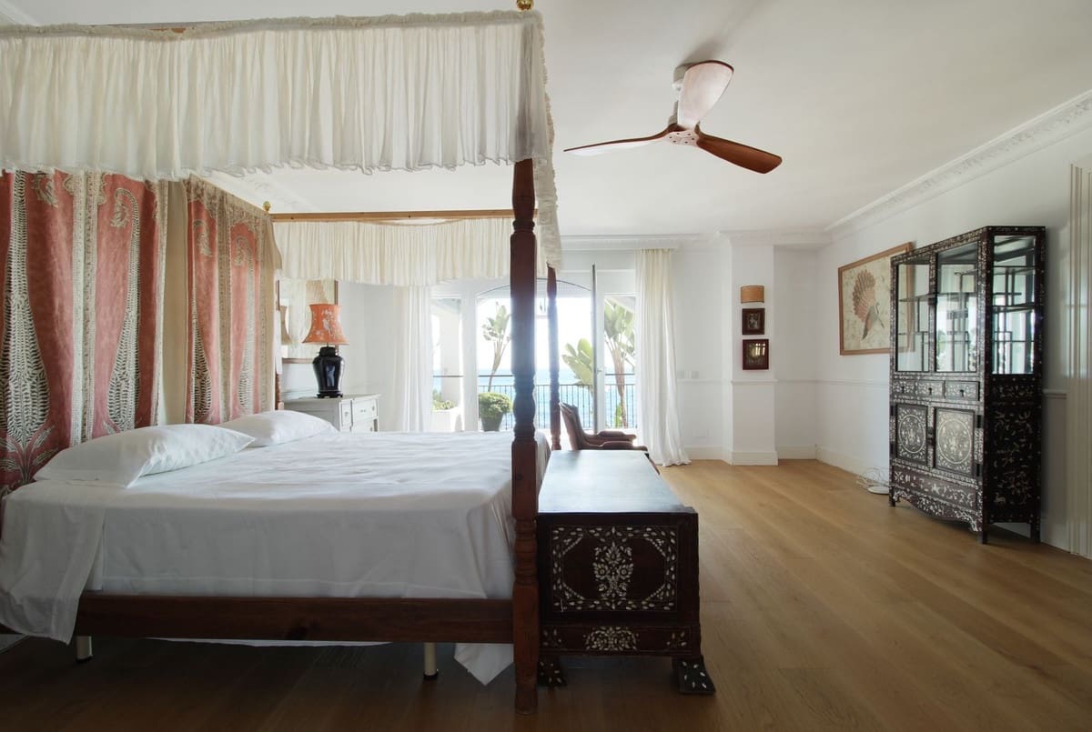 6 soverom Villa til salgs i Guadalmina med svømmebasseng garasje - € 11 900 000 (Ref: 9758054)