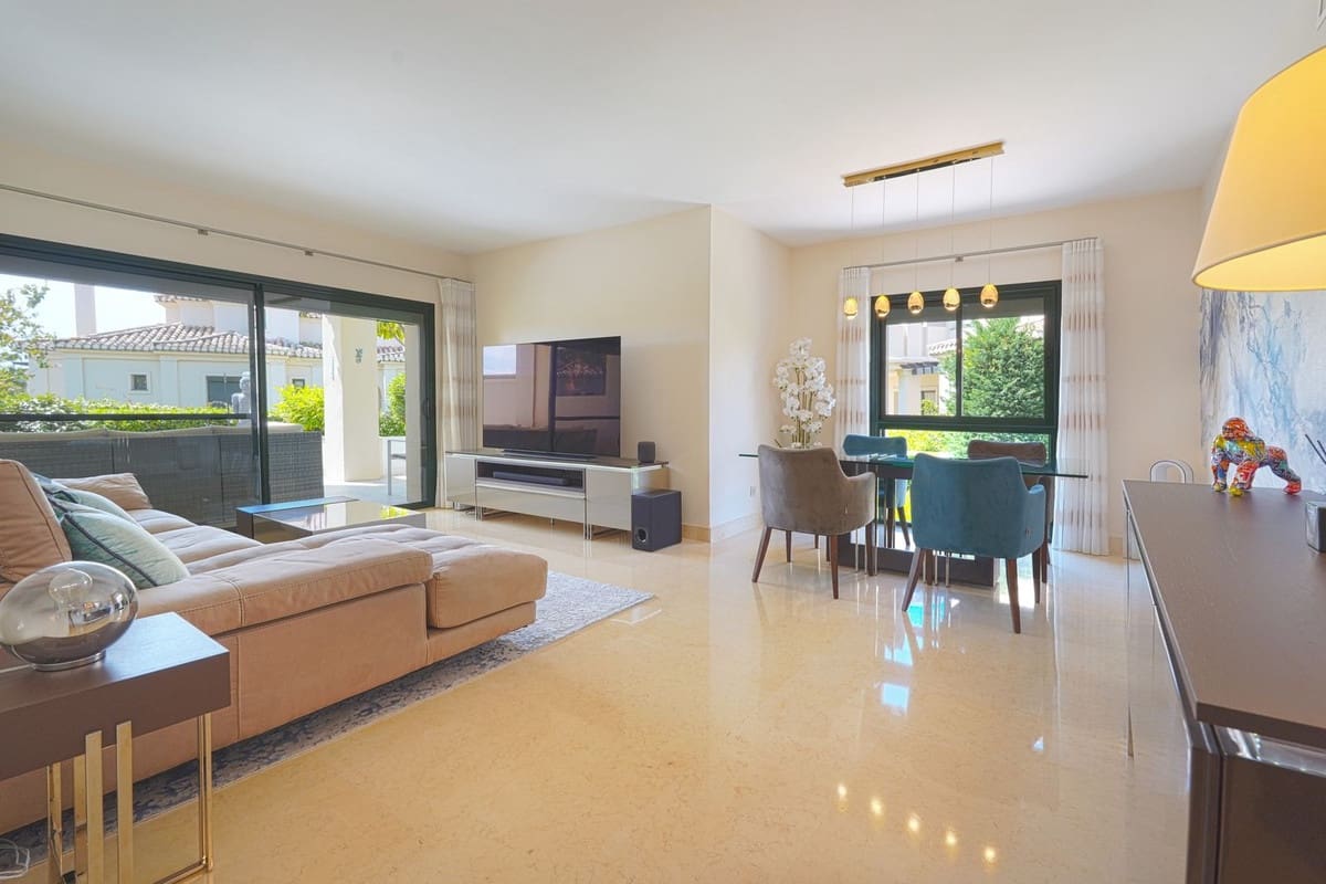 2 sovrum Lägenhet till salu i Benahavis med pool garage - 625 000 € (Ref: 9770879)