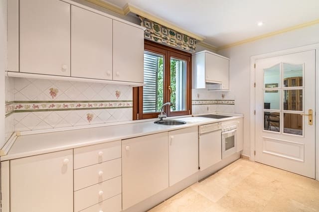 5 sypialnia Willa na sprzedaż w Cancelada, Estepona z basenem - 2 400 000 € (Ref: 9802634)