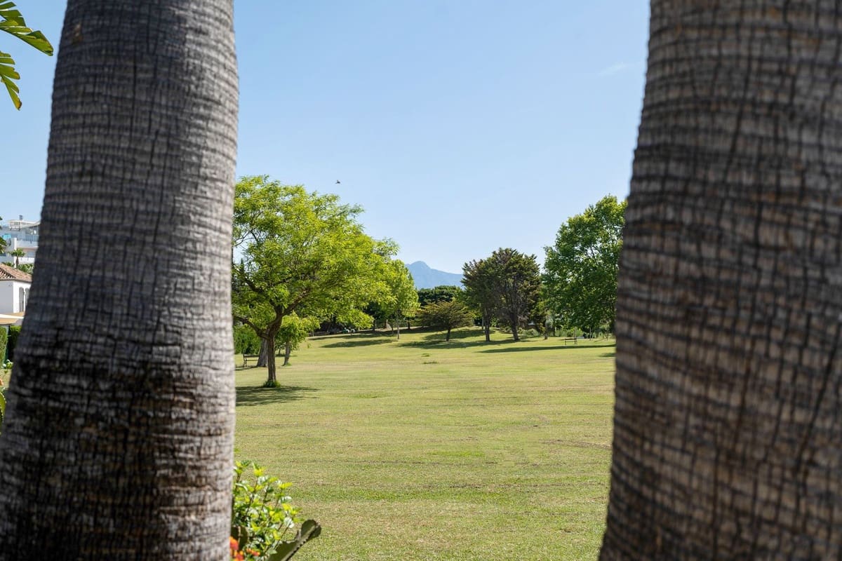 1 bedroom Beach Apartment for sale in Benamara with pool - € 299,000 (Ref: 9860825)