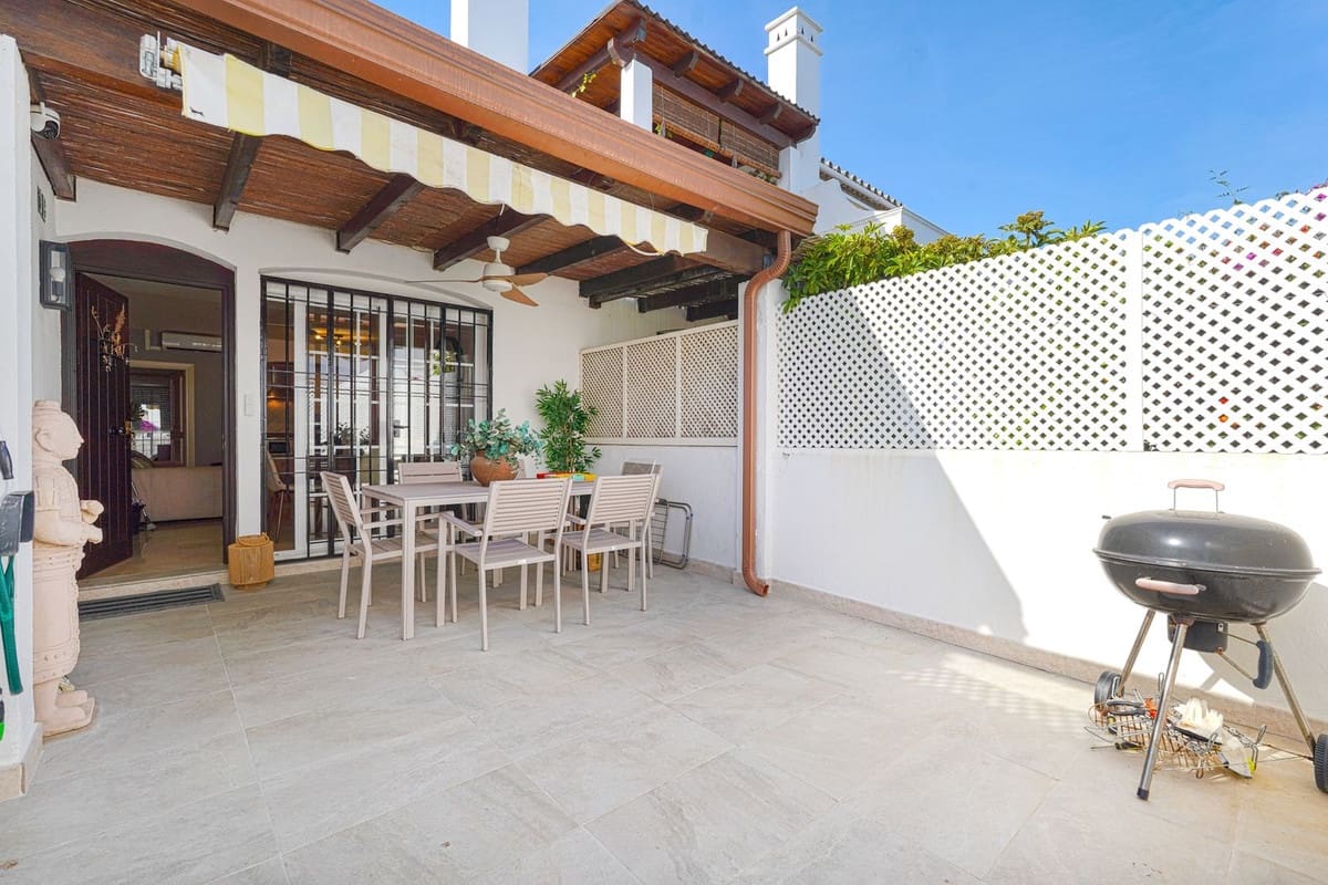 1 bedroom Beach Apartment for sale in Benamara with pool - € 299,000 (Ref: 9860825)