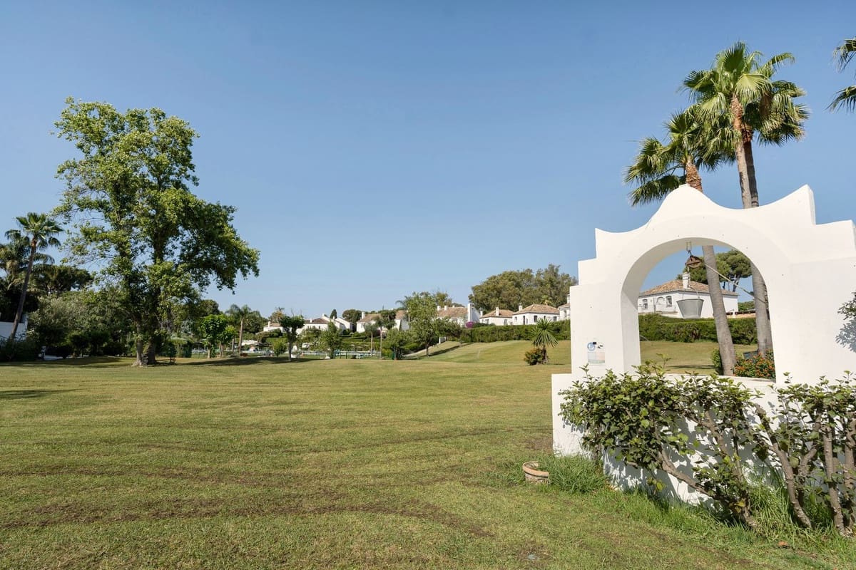 1 bedroom Beach Apartment for sale in Benamara with pool - € 299,000 (Ref: 9860825)