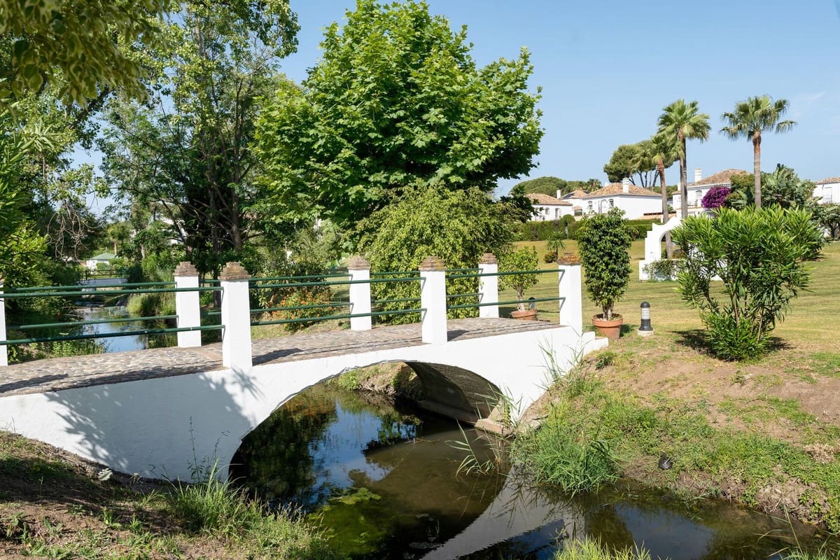 1 bedroom Beach Apartment for sale in Benamara with pool - € 299,000 (Ref: 9860825)