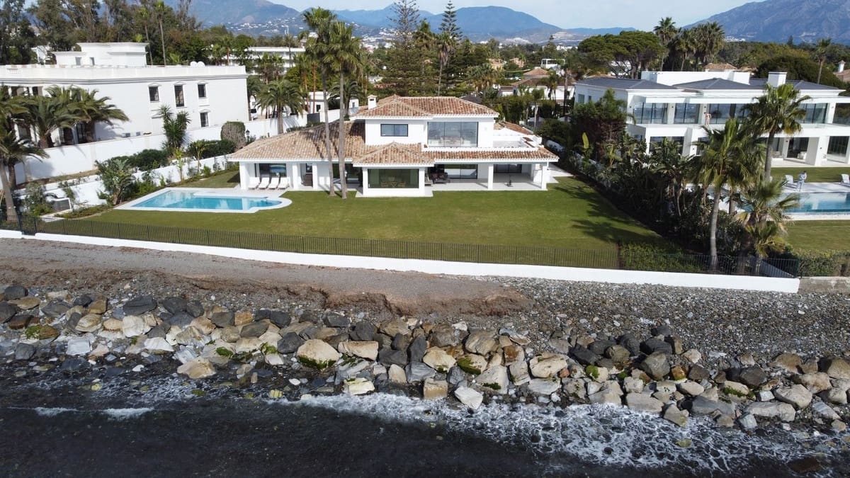 7 soveværelse Villa til salg i Guadalmina med swimmingpool garage - € 14.000.000 (Ref: 9975953)
