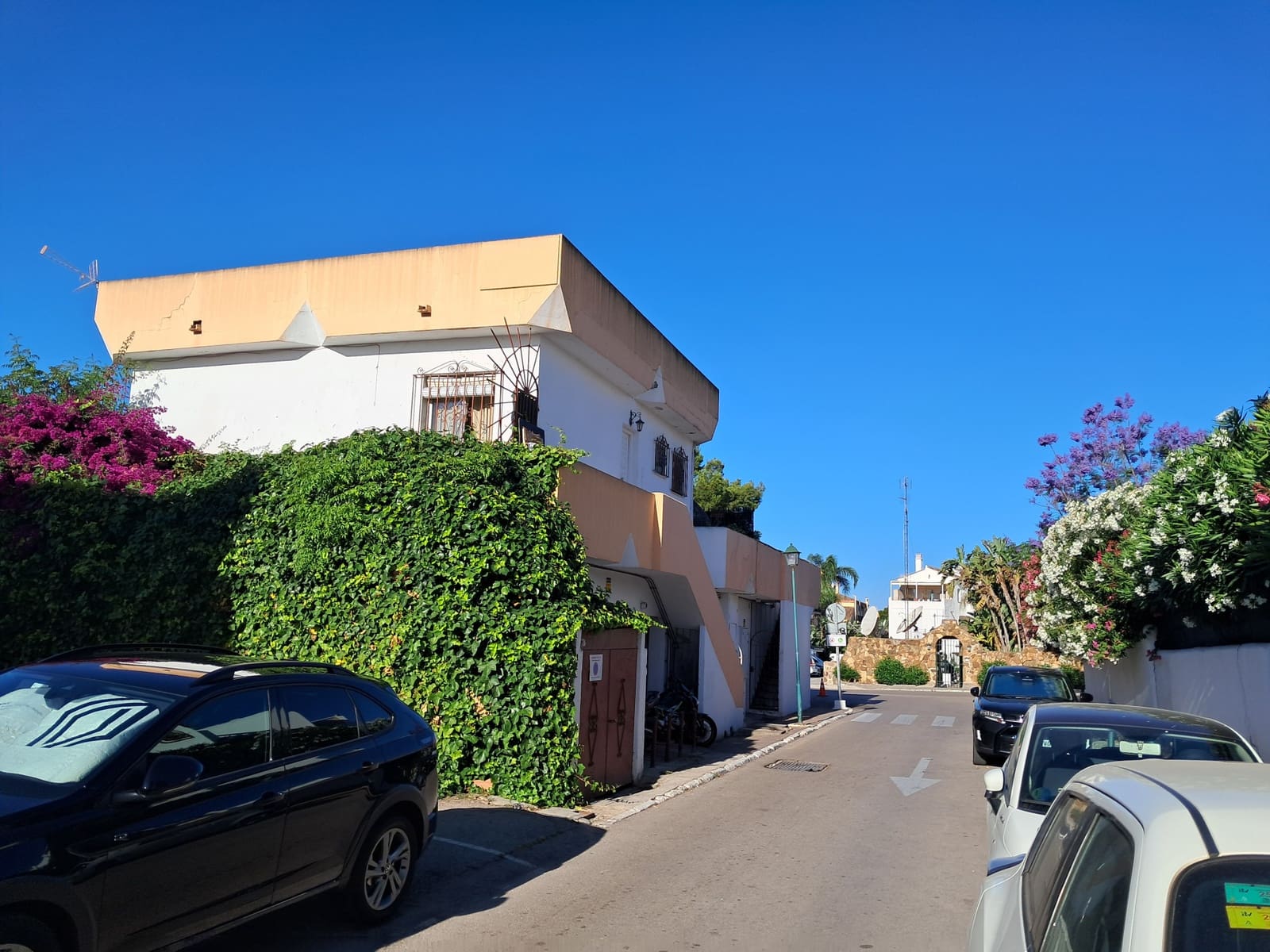 Erhverv til salg i Estepona med garage - € 2.050.000 (Ref: 10057290)