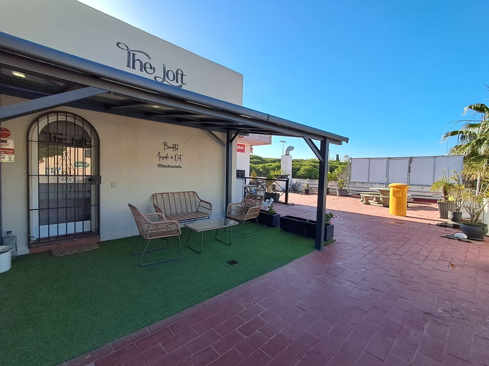 Erhverv til salg i Estepona med garage - € 2.050.000 (Ref: 10057290)