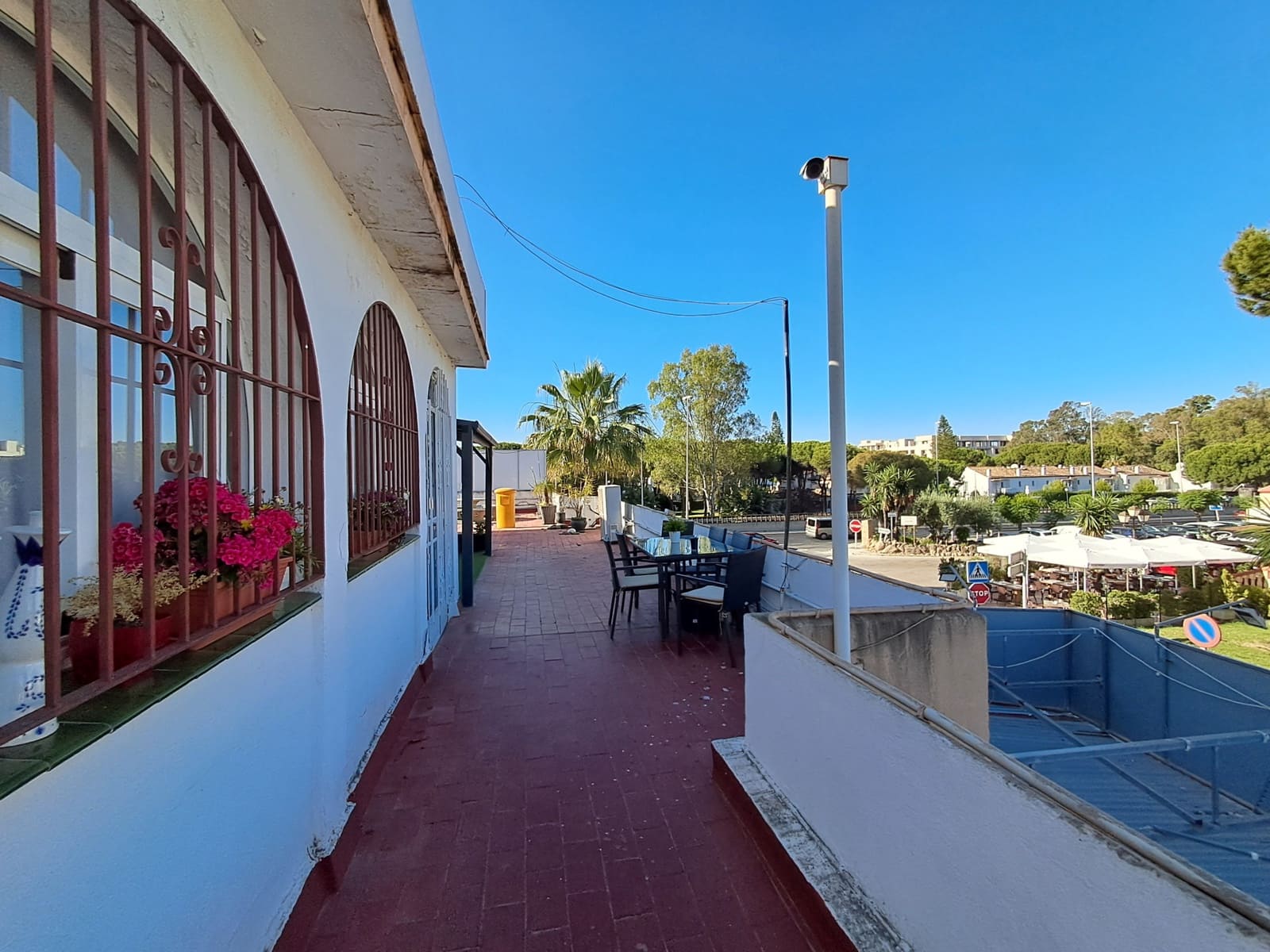 Erhverv til salg i Estepona med garage - € 2.050.000 (Ref: 10057290)