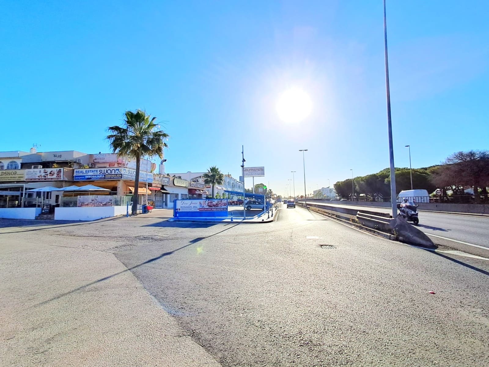 Erhverv til salg i Estepona med garage - € 2.050.000 (Ref: 10057290)