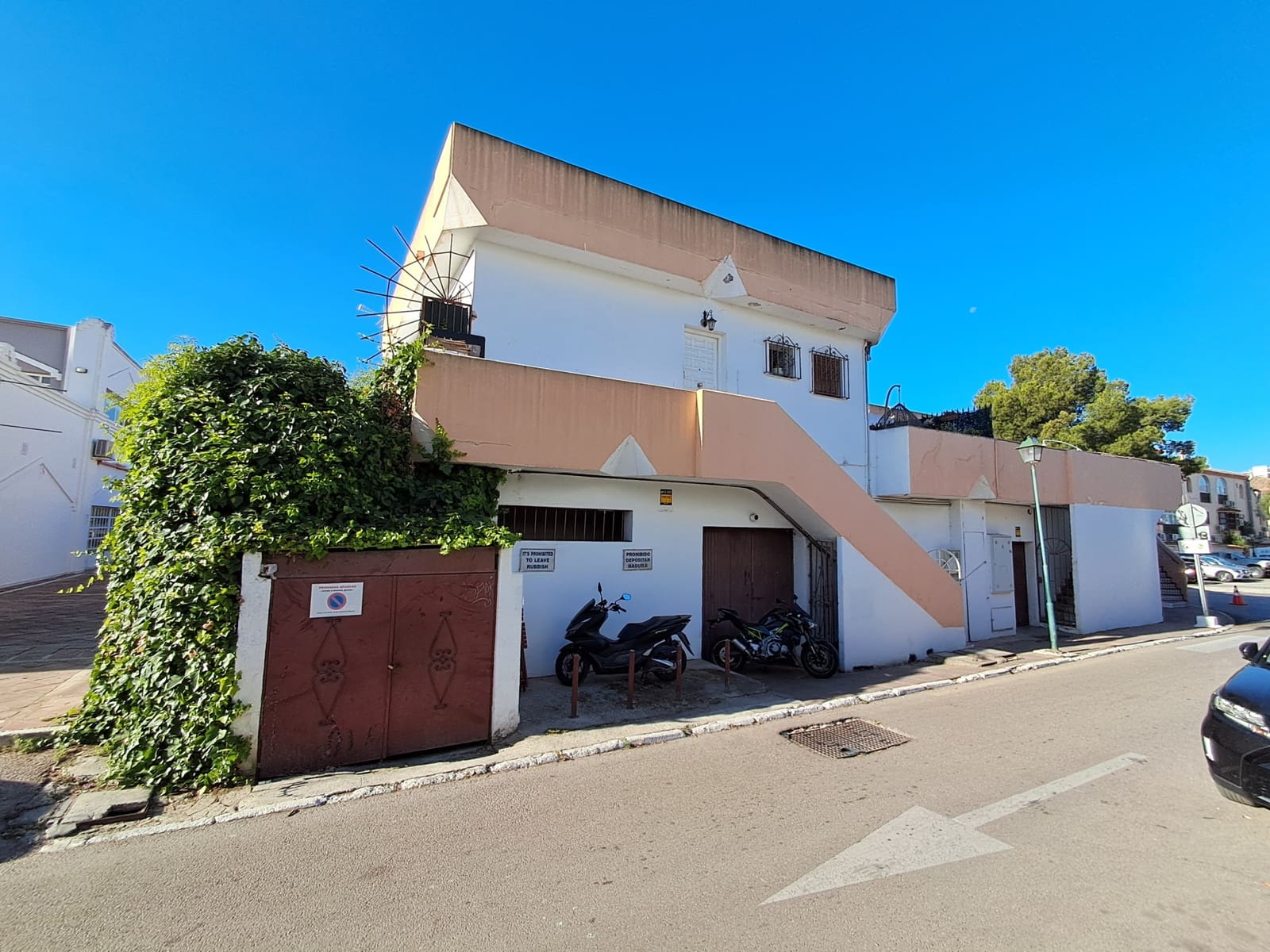 Erhverv til salg i Estepona med garage - € 2.050.000 (Ref: 10057290)