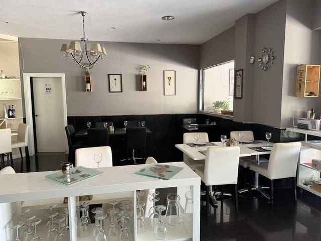 Commerciale in vendita in Estepona con garage - 2.050.000 € (Rif: 10057290)