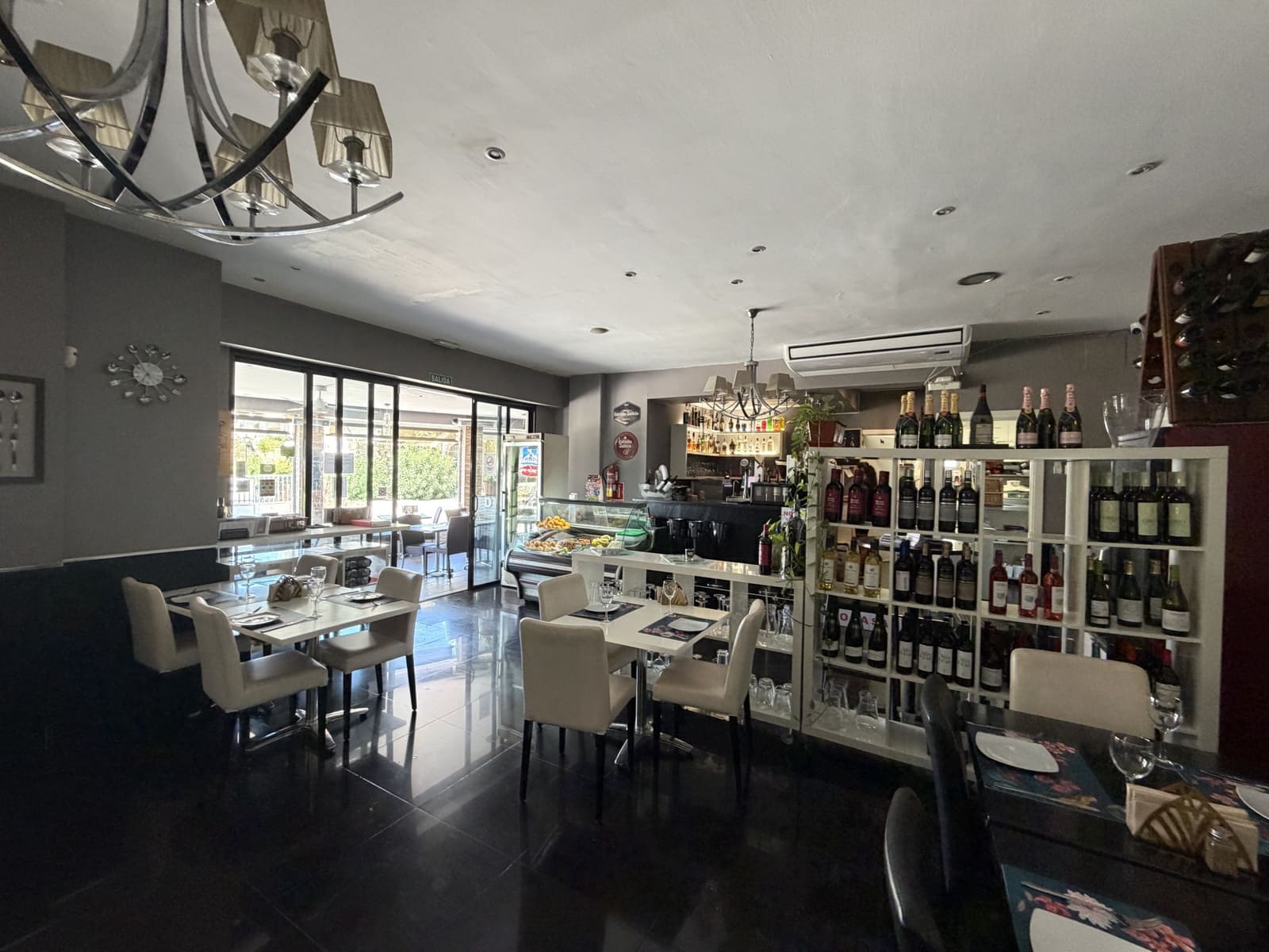 Commercial for sale in Estepona with garage - € 2,050,000 (Ref: 10057290)