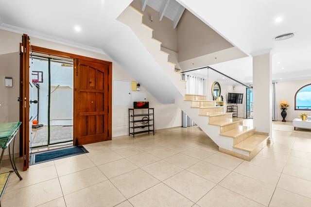 9 sypialnia Willa na sprzedaż w Mijas Costa, Mijas z basenem garażem - 2 495 000 € (Ref: 10128109)