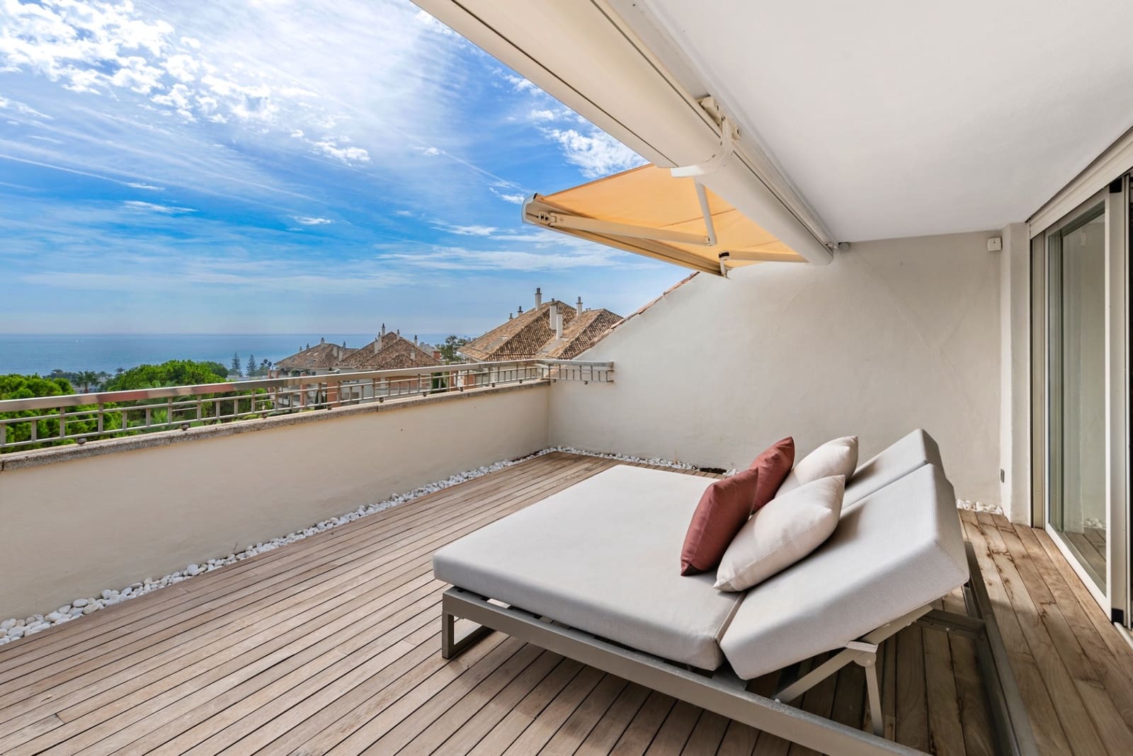 3 bedroom Penthouse for sale in Marbella with pool garage - € 7,500,000 (Ref: 10135246)