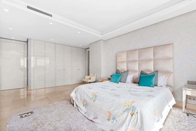 3 sypialnia Penthouse na sprzedaż w Lomas De Marbella, Marbella z basenem garażem - 7 500 000 € (Ref: 10135246)