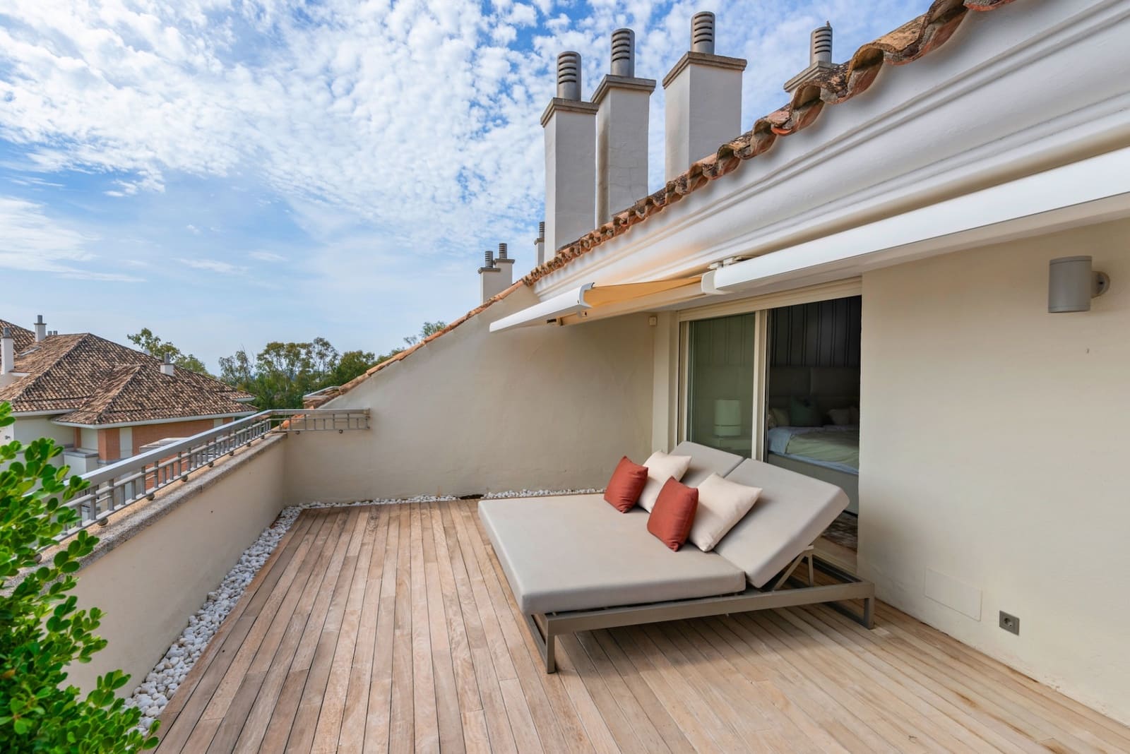 3 bedroom Penthouse for sale in Marbella with pool garage - € 7,500,000 (Ref: 10135246)