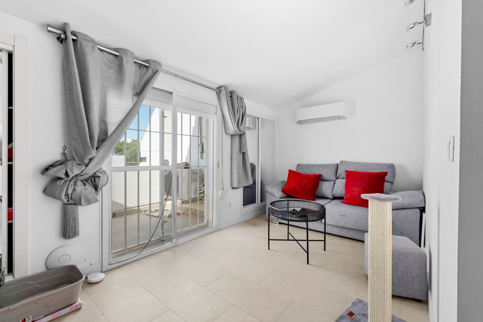 3 bedroom Townhouse for sale in Marbella with pool - € 780,000 (Ref: 10156888)